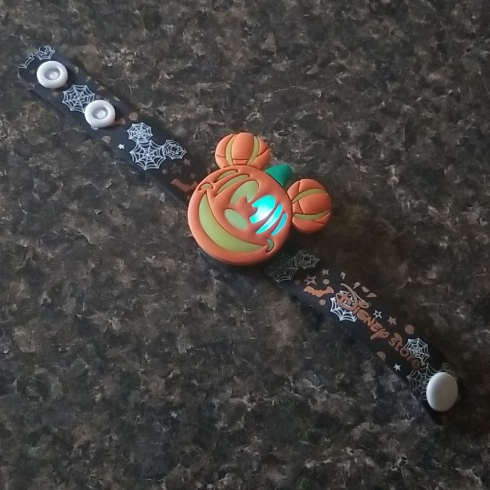 Disney Mickey Pumpkin Halloween light up bracelets - Picture 9 of 16
